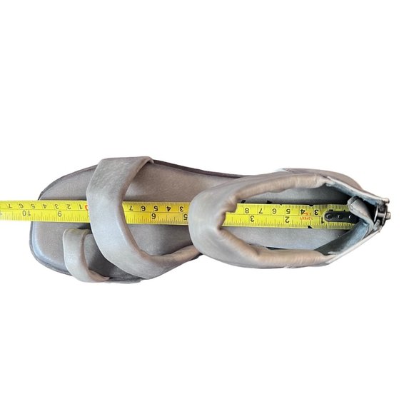 NEW! FREE PEOPLE Lug Sole leather sandal in pebble grey, Size 37 (US 6.5) - Picture 15 of 16